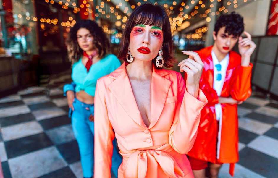 Comfortable Blazers for Women: Uniqlo vs. J.Crew 2026