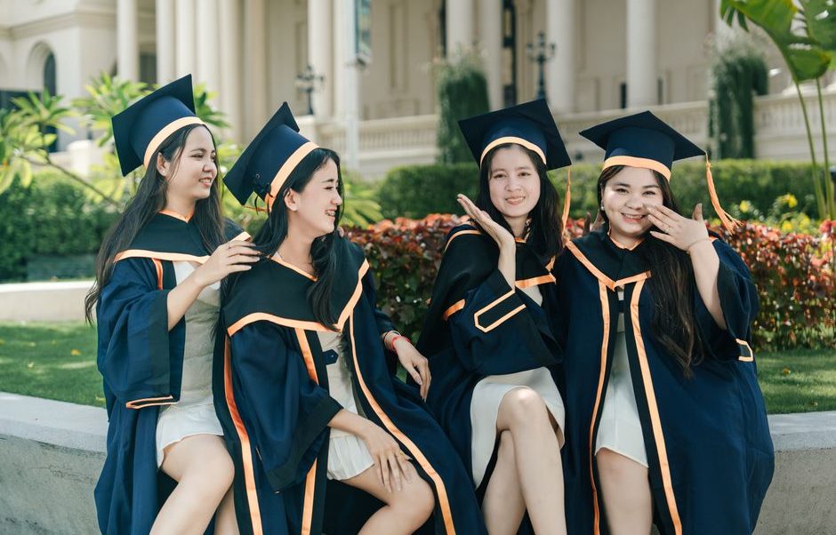 6 Graduation Outfit Ideas That Survive Ceremony to Party