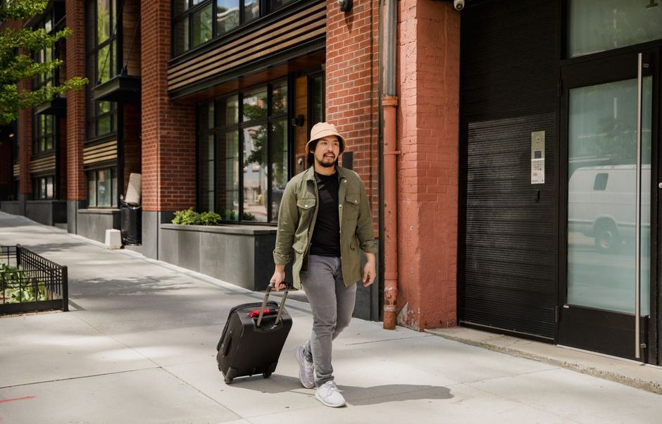 Ministry Of Supply Vs. Athleta Performance Workwear Hybrid Office: Ministry of Supply vs. Athleta: Which Performs Better for the Hybrid Office?