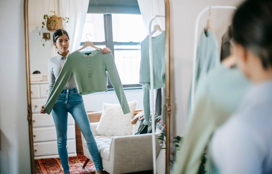 The Spring Capsule Wardrobe Problem: 12 Pieces That Work The Spring Capsule Wardrobe Problem: 12 Pieces That Work