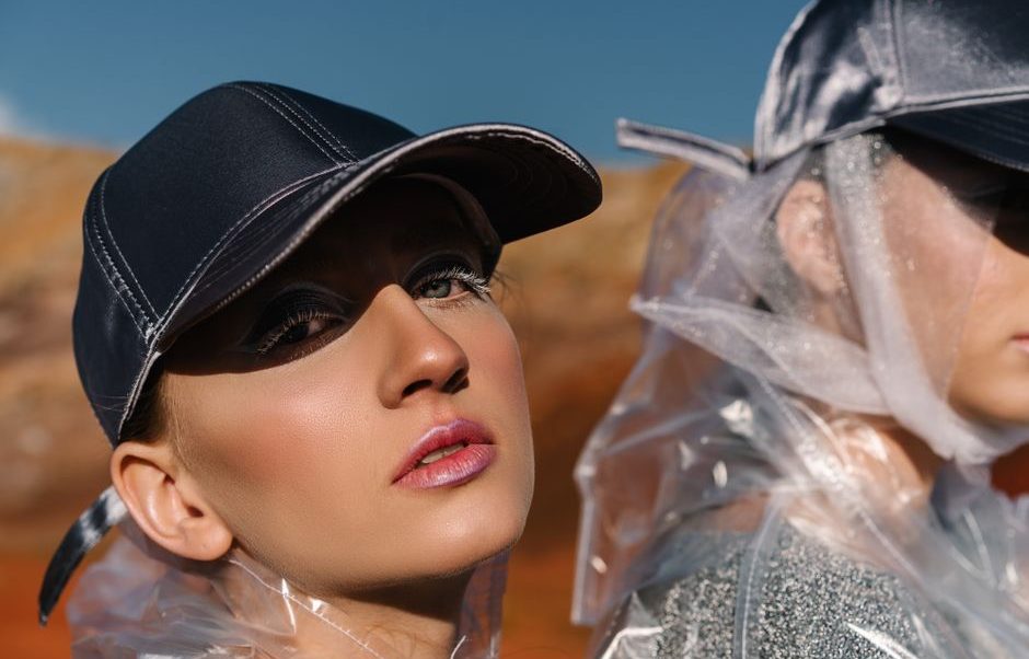 Sweat-Proof Summer Makeup That Stays Put Sweat-Proof Summer Makeup That Stays Put