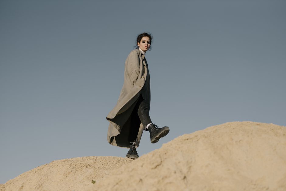 Trench Coat Styling for Unpredictable Spring Weather