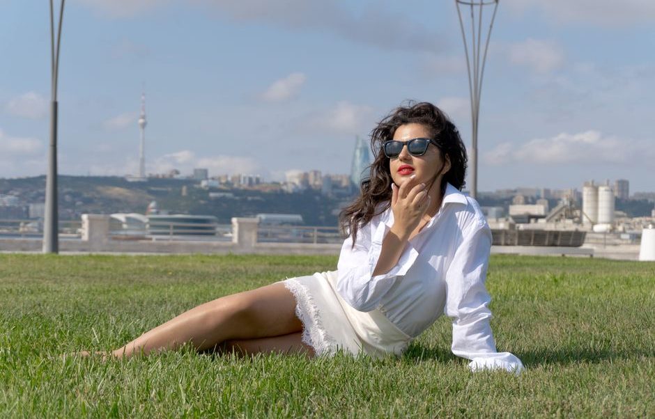 White Jeans in July: Five Outfits for Hot Days White Jeans in July: Five Outfits for Hot Days